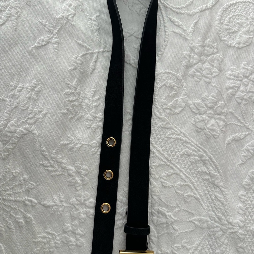 Vintage Gucci Black Belt 30-34 inch with Square Gold Buckle - Picture 4 of 6